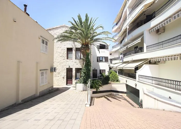 Obradovic Beach Apartment
