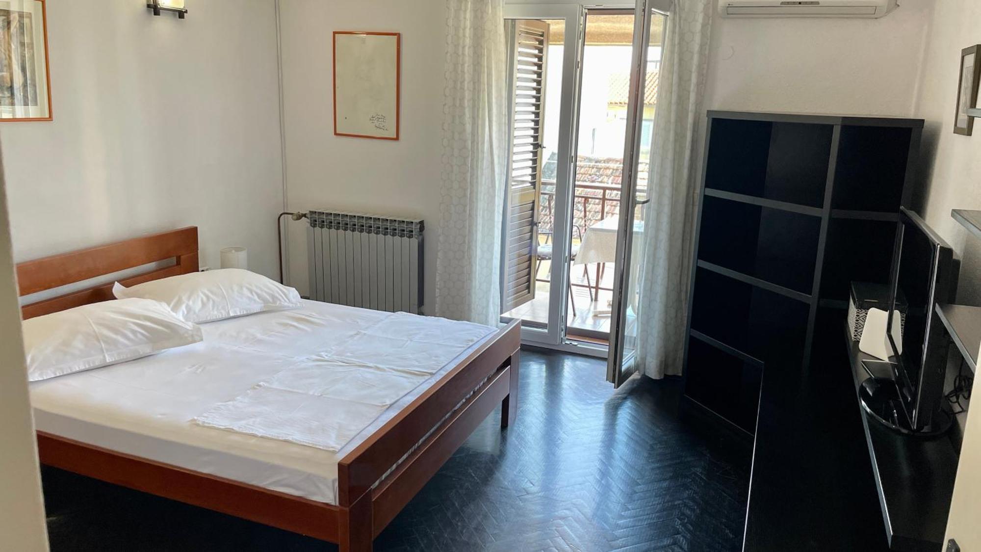 Obradovic Apartment Makarska